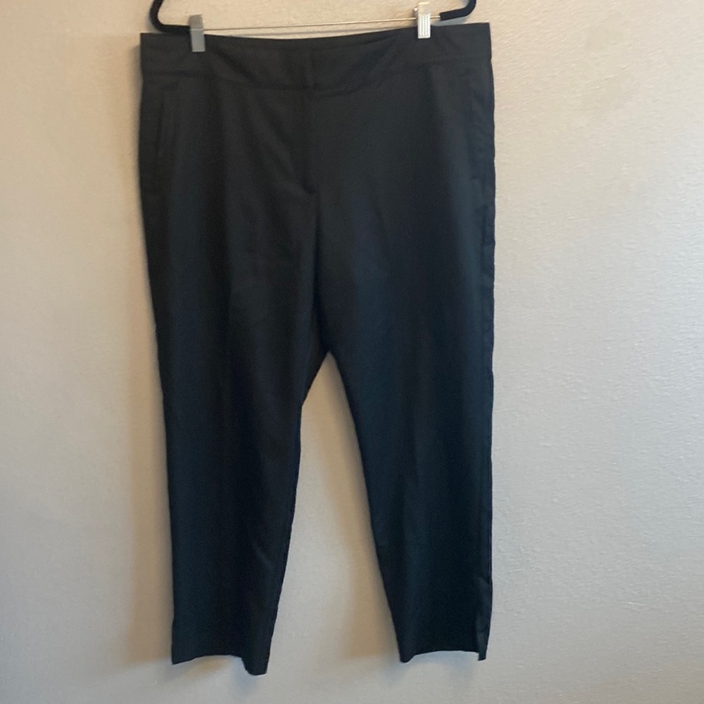 IZOD- women’s black golf pants- Size 18